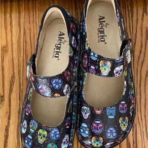 Algeria Paloma Mary Janes, new without box, sugar skull print